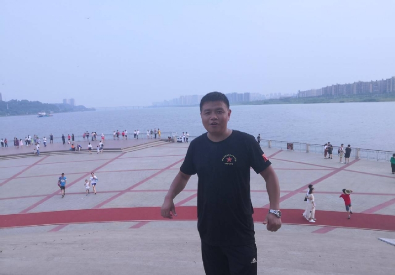 曾经心疼的我的第一张照片--玉林相亲服务中心