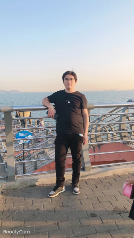 陆迅的第二张照片--玉林相亲服务中心