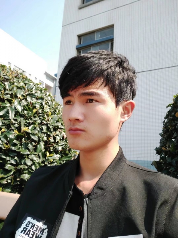阳光男孩的第四张照片--玉林相亲服务中心