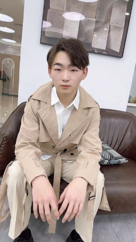 啊哲的第一张照片--玉林相亲服务中心