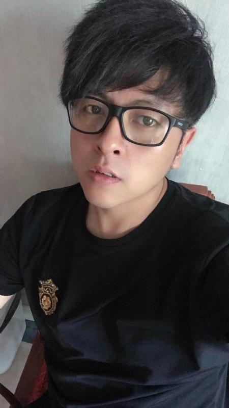爱你永远不容易的第一张照片--玉林相亲服务中心