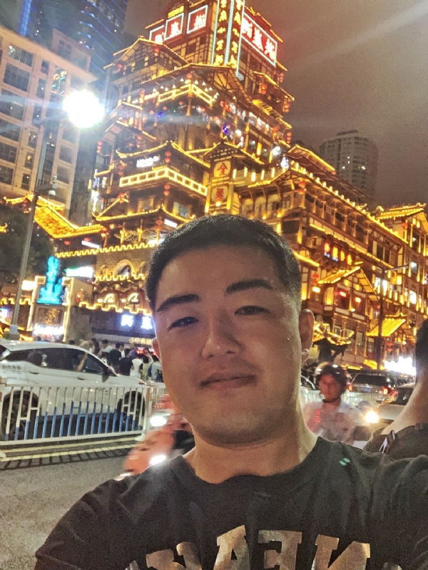 钢铁侠的第一张照片--玉林相亲服务中心