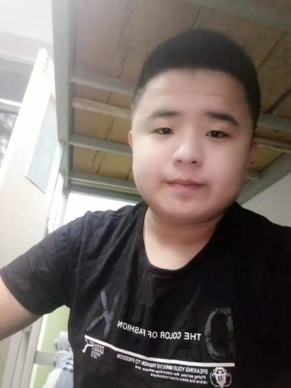 打小就爱淘气的第一张照片--玉林相亲服务中心