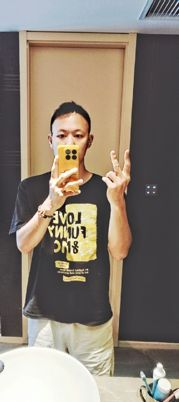 涵涵在的第一张照片--玉林相亲服务中心