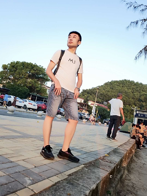 俊皓的第二张照片--玉林相亲服务中心