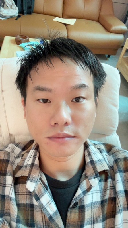 向日葵的第一张照片--玉林相亲服务中心