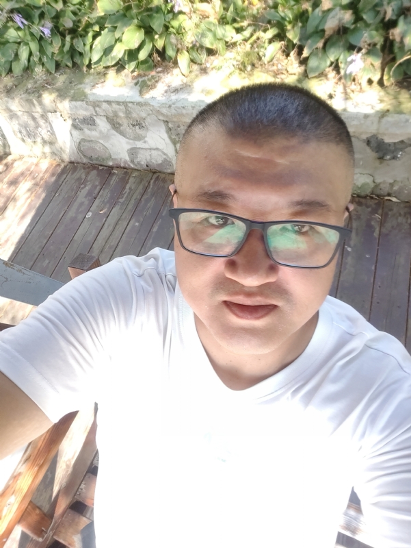 羊十八的第一张照片--玉林相亲服务中心