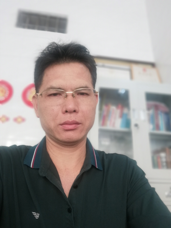 后视镜的第一张照片--玉林相亲服务中心