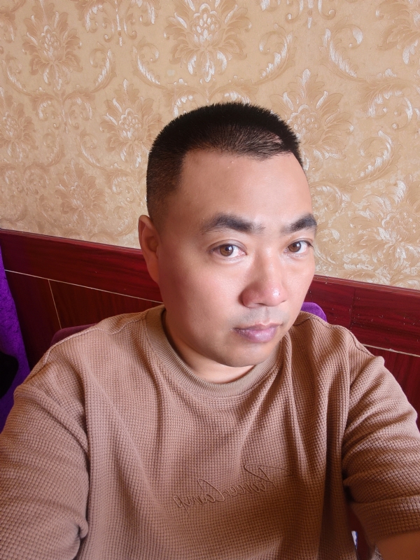 擦亮眼睛向前看的第二张照片--玉林相亲服务中心