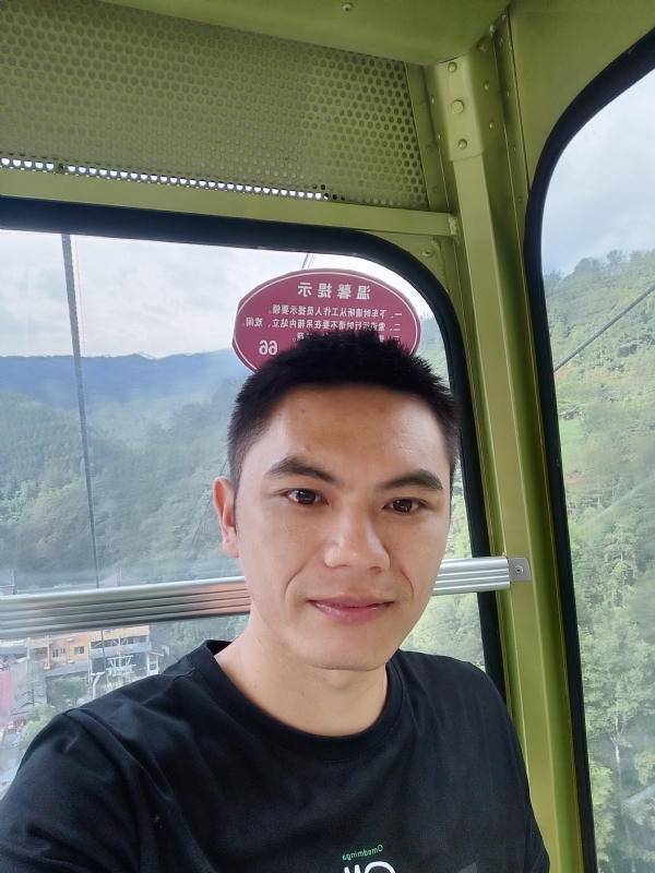 小鱼的第一张照片--玉林相亲服务中心
