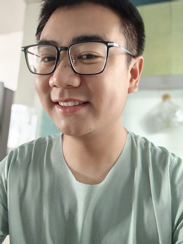 田田向上的第一张照片--玉林相亲服务中心