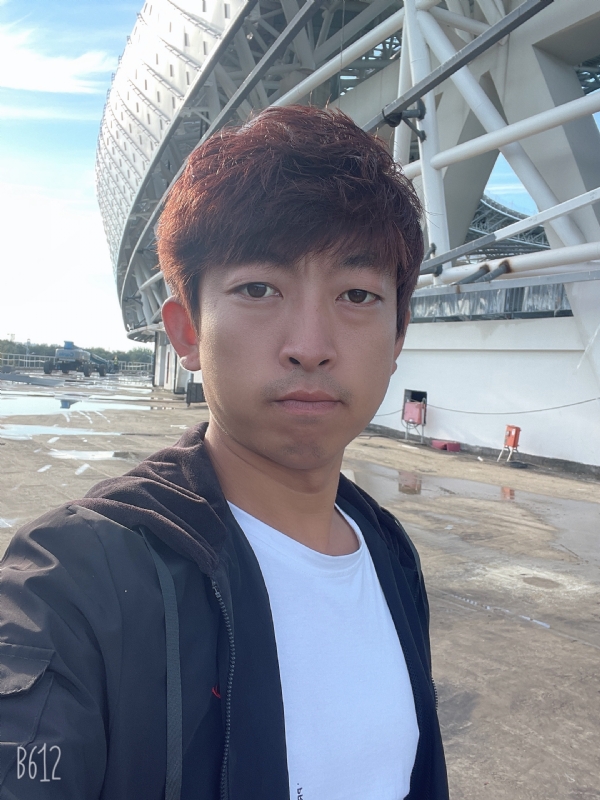 绅士大男孩的第一张照片--玉林相亲服务中心