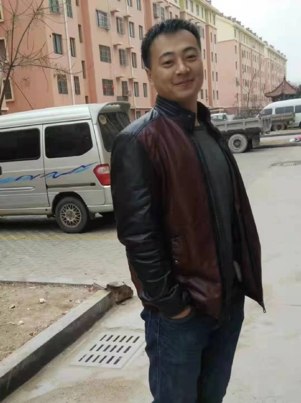 云淡风轻的第一张照片--玉林相亲服务中心