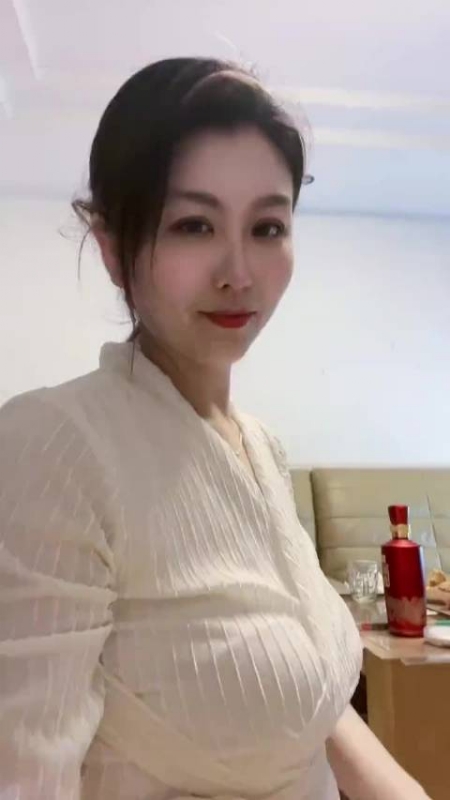 钕钕的第一张照片--玉林相亲服务中心