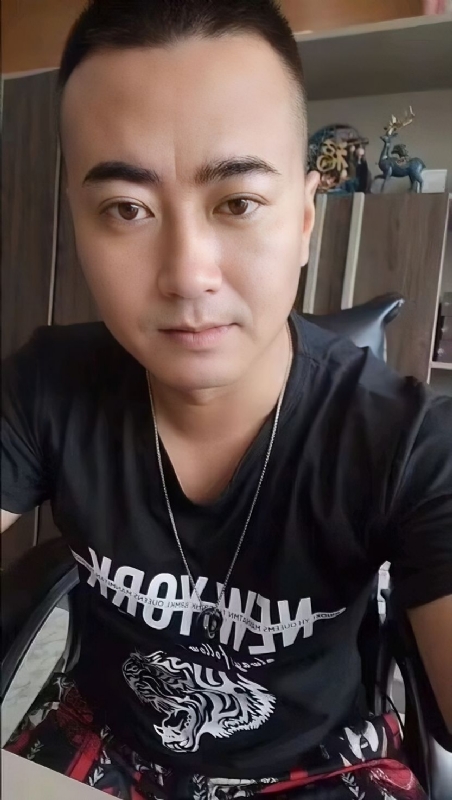 Luck耀的第一张照片--玉林相亲服务中心