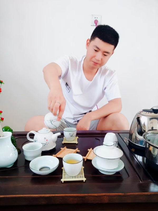 日月的第二张照片--玉林相亲服务中心