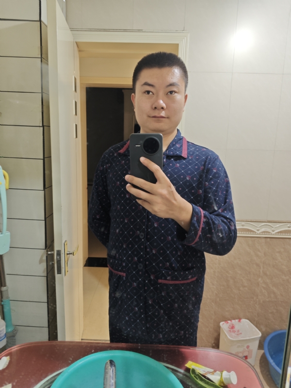 迷迷糊糊的第一张照片--玉林相亲服务中心