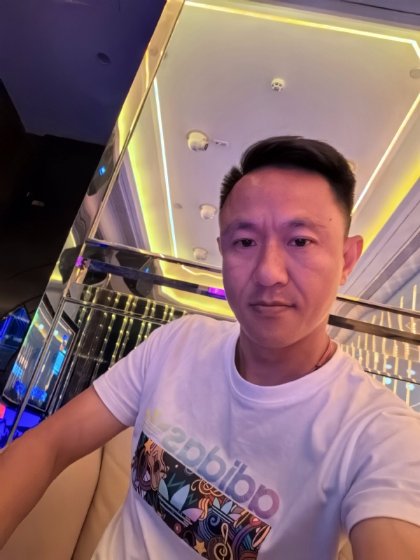 辞岸的第二张照片--玉林相亲服务中心