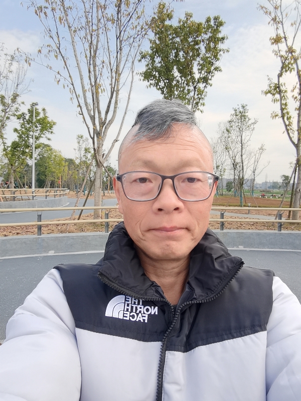 做喜欢的事的第一张照片--玉林相亲服务中心