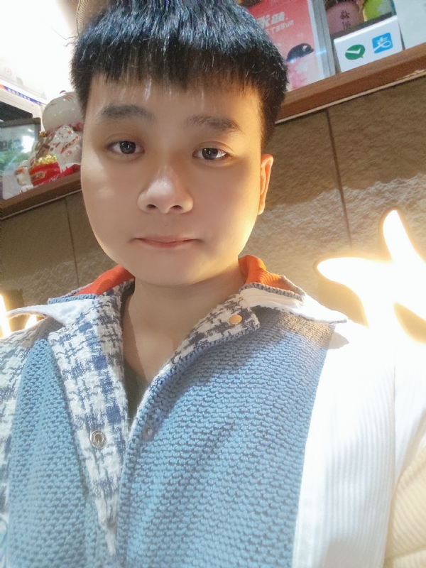 侯侯的第一张照片--玉林相亲服务中心