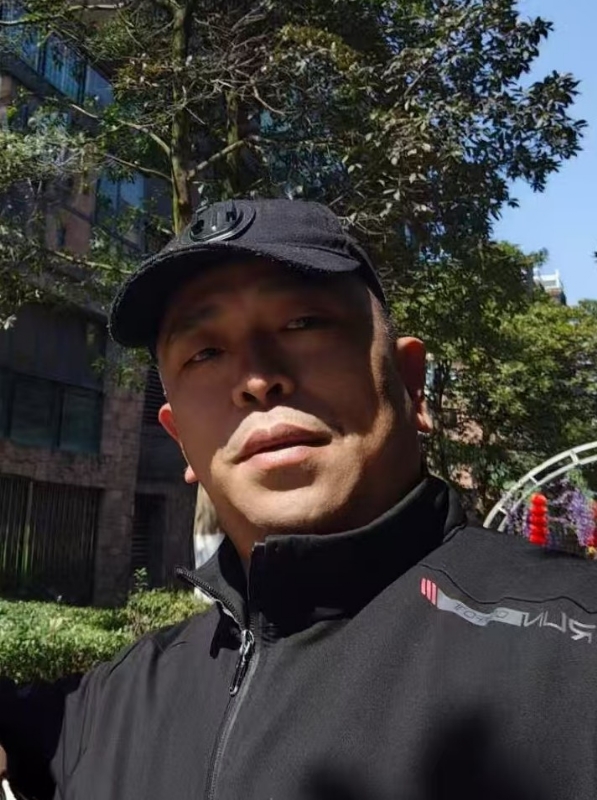 蓝色海洋的第一张照片--玉林相亲服务中心